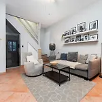 Atrium Town House