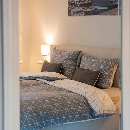 Atrium Town House 로비니