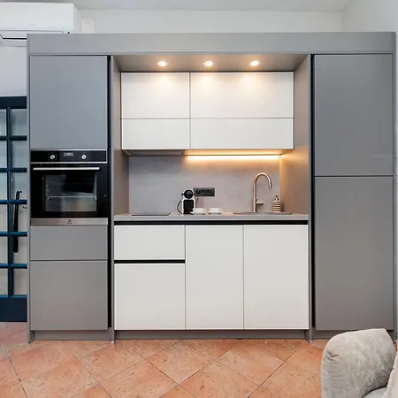 Atrium Town House * 로비니